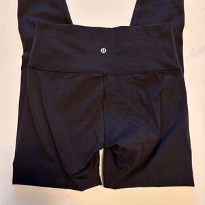 Like New - Lululemon Wunder Under Hi-Rise 7/8 Tight 25”